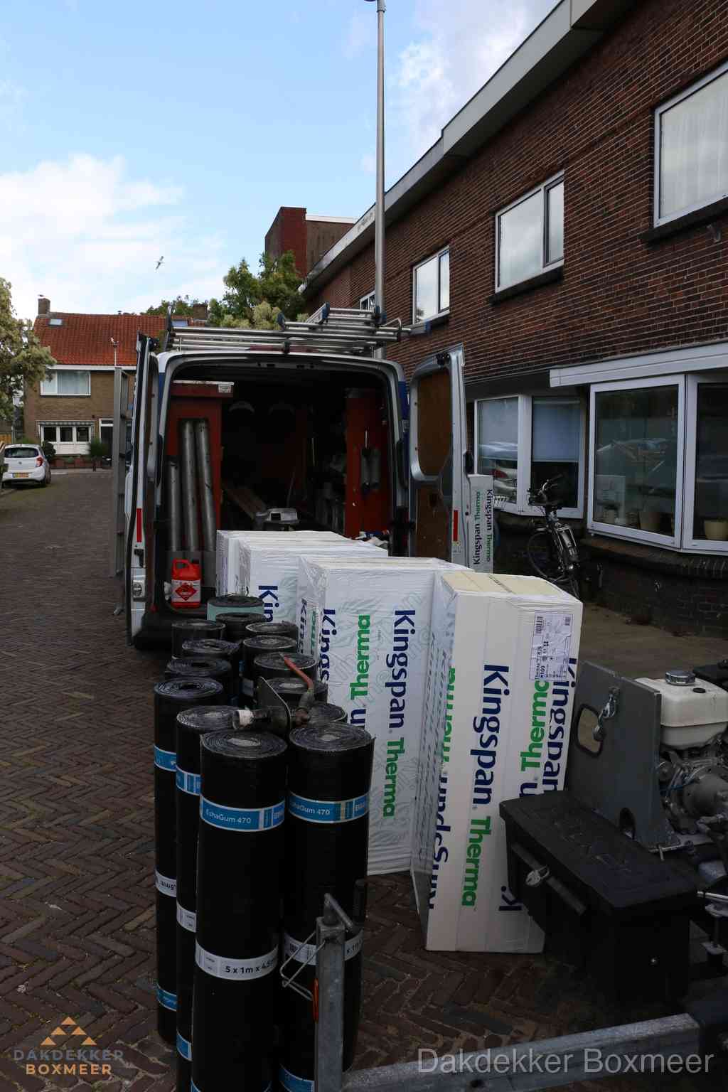 Plat dak met bitumen dakbedekking en brander in Boxmeer Plat dak met bitumen dakbedekking en brander in Boxmeer